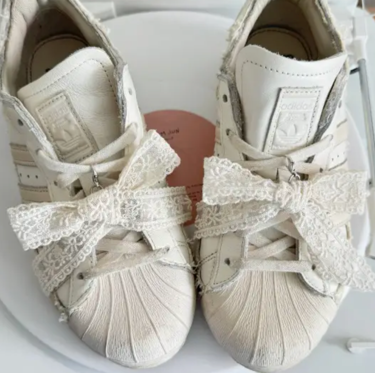 Lace Bow Shoe Charm